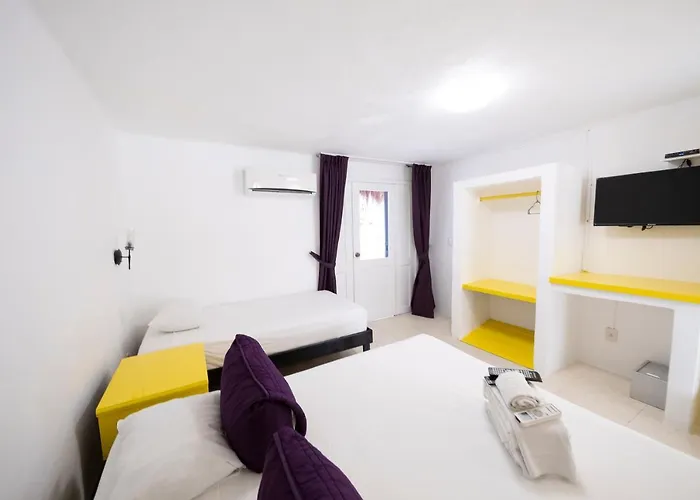 Hotel Partyholic 3*
