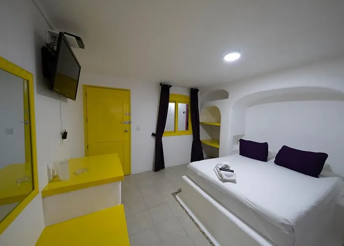 Partyholic Hotel